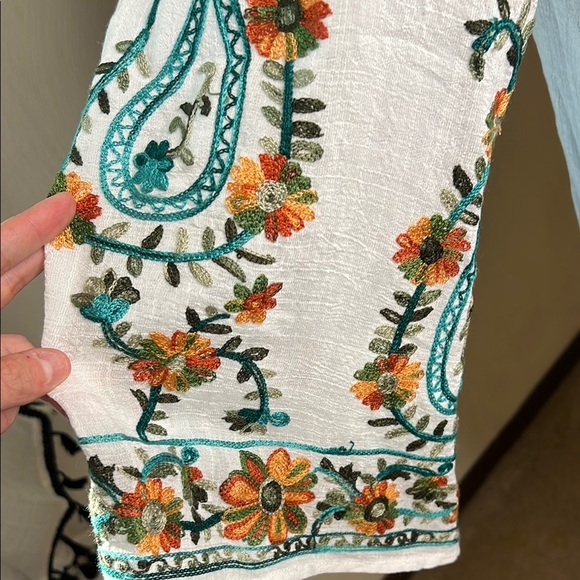 Hope Springs Embroidered White Boho Top Size L - Picture 4 of 8
